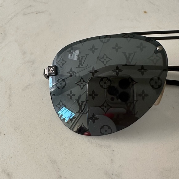 Louis Vuitton Clockwise sunglasses: 100^ authentic great condition - Picture 5 of 12